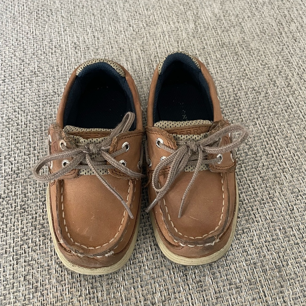 Toddler boy size 9 Sperry Top-sider